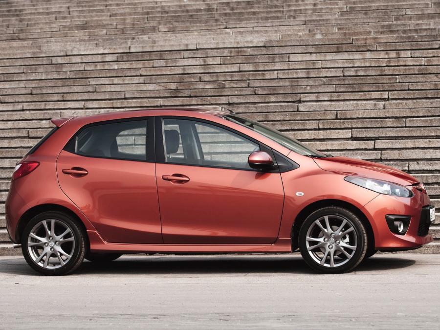  Mazda2 5-Door Flash Edition 2009 года  (фото 3 из 4)
